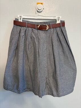Casual Gray Button-Front A-Line Skirt with Brown Belt